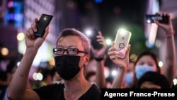 Para aktivis pro demokrasi melakukan aksi unjuk rasa di Hong Kong (foto: dok). 