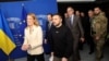 Zelenskyy recibido con extenso aplauso en el Parlamento Europeo