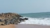 L'eau avance dans les terres, au Benin, le 13 décembre 2021. 