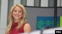 Los nuevos cuentos de Shakira comenzarán a venderse en Colombia.
