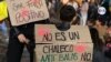 La Plaza de Bolívar -un punto frecuente de reunión de los manifestantes en Colombia- y sus alrededores, en calma durante la tarde del viernes. [Foto Karen Sánchez/VOA]. 