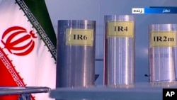 이란 국영 TV인 이슬람 공화국 이란 방송(IRIB)이 2018년 6월 6일 공개한 이란 우라늄 농축 공장인 나탄즈의 원심분리기 모습. (자료사진)