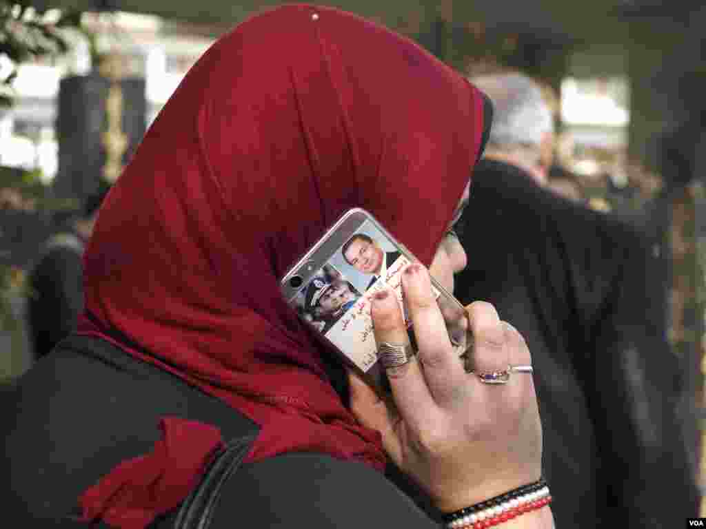 Thousands demonstrated in 2011 to end Mubarak's 30-year reign, but support for him surged in the years after as post-Arab Spring instability and hardships. (Photo: Hamada Elrasam / VOA)