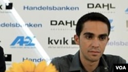 Pebalap sepeda Spanyol juara Tour de France, Alberto Contador positif clenbuterol setelah mengkonsumsi daging yang terkontaminasi di Spanyol.