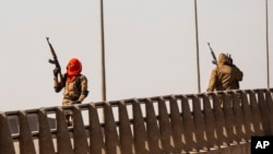 Le Burkina Faso est confronté depuis 2015 à des violences jihadistes attribuées à des mouvements armés affiliés à Al-Qaïda et au groupe Etat islamique.