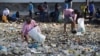 Duterte Berusaha Kirim Pulang Sampah ke Kanada