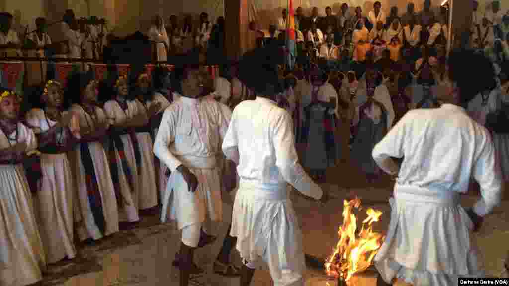ብምኽንያት በዓል ቅዱስ ዮውሃንስ፣ ኣብ ንኡስ ዞባ ሰረጀቓ ኣብ ታሪኻዊ ኣዳራሽ "ሓፋሽ ዛግር" ዝቐረበ ባህላዊ ምርኢት