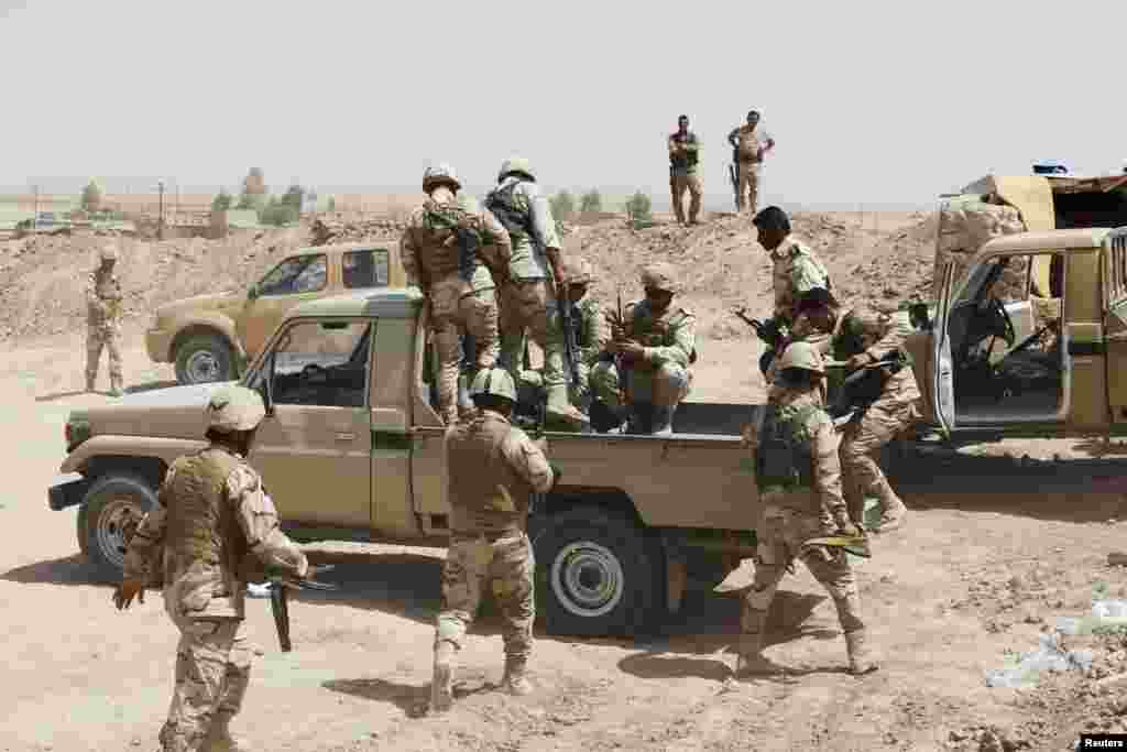 Maxmur shahridagi kurd jangchilari