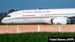 Un Boeing de la compagnie aérienne Royal Air Maroc à l'aéroport Benslimane du Maroc, le 2 février 2020. (Photo FADEL SENNA / AFP)