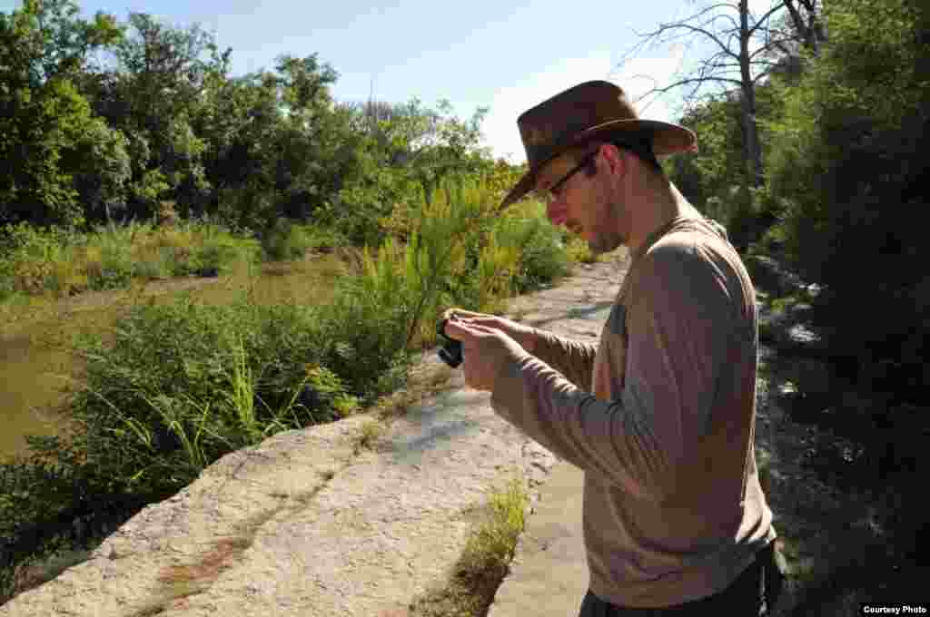 1.Peter Falkingham, of London’s Royal Veterinary College, on the Paluxy River in Texas. He shot the digital photos used to build 3D models of dinosaur tracks. (Peter Falkingham).