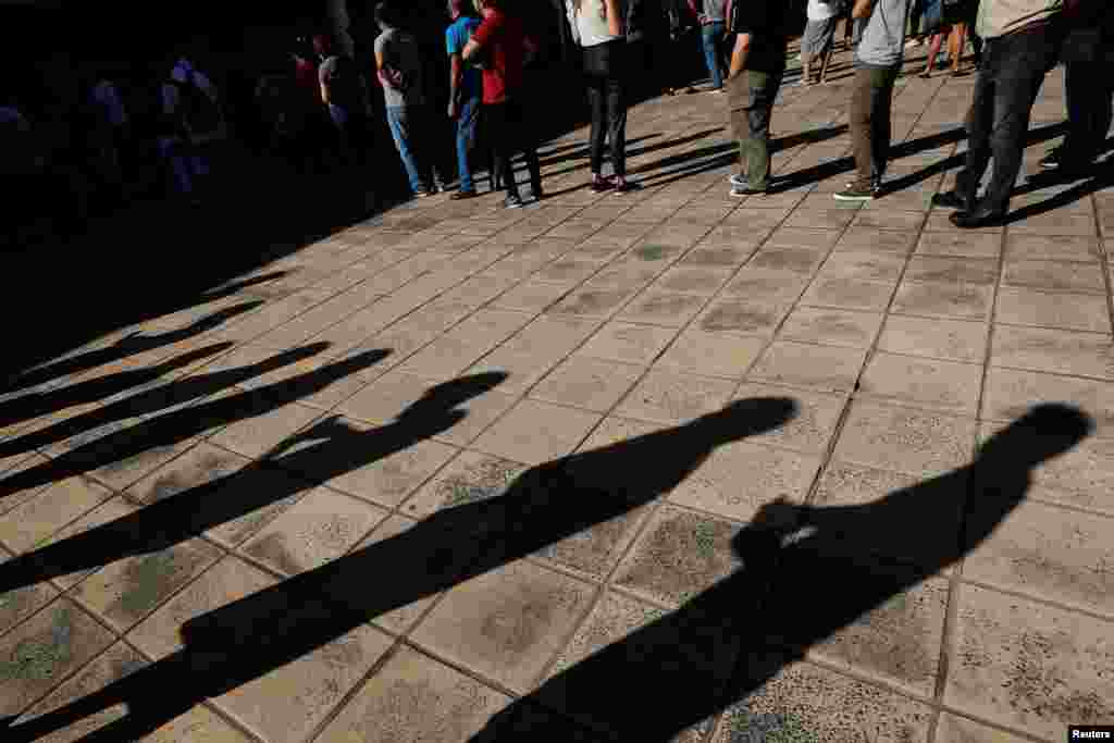 Unas 15.380 máquinas electrónicas se habilitaron en escuelas de todo Paraguay, durante las elecciones generales, el 30 de abril de 2023, cuando por primera vez se utiliza ese mecanismo a nivel nacional para elegir en una sola vuelta electoral al presidente del país. 