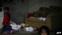 Más de mil millones de personas en todo el mundo salieron de la pobreza extrema, en los últimos 25 años, pero otros mil millones todavía se encuentran en esa situación, según el Banco Mundial.