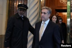 Michael Cohen se dirige a la corte para el segundo día de contrainterrogatorio en Nueva York, el 16 de mayo de 2024.