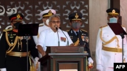 Presiden Sri Lanka Gotabaya Rajapaksa (tengah) sedang berpidato. (Foto: AFP)