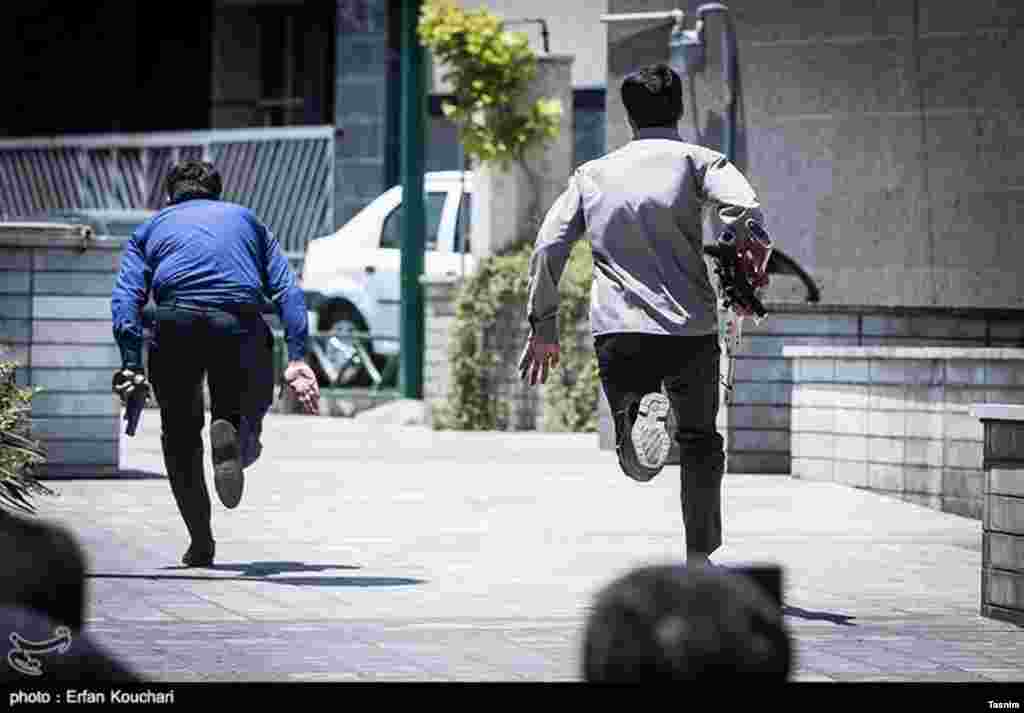 عکسی از حمله تروریستی در تهران