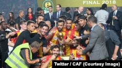 Les joueurs de l’Espérance de Tunis célèbrent leur 3e sacre en Ligue des champions d'Afrique, Tunisie, le 9 novembre 2018. 