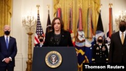 La vicepresidenta de EE. UU., Kamala Harris en un acto por el Día Internacional de la Mujer el 8 de marzo de 2021 en la Casa Blanca.