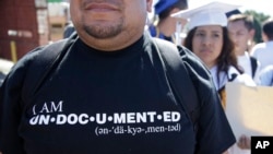 Algunos estados han aprobado sus versiones del “Dream Act”, pero no otorgan beneficios migratorios solo facilidades para ir a la universidad.