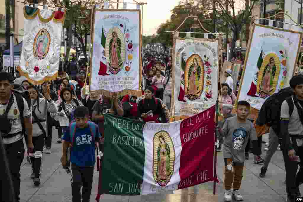 Días antes de la celebración, la Iglesia Católica de México hizo un llamado a los grupos del crimen organizado a declarar una tregua en sus acciones violentas, que cada año dejan decenas de miles de muertos y desaparecidos.