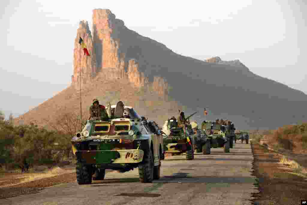 A convoy of Malian troops on the road to Gao, northern Mali, February 4, 2013.