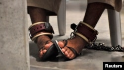 Guantanamo qamoqxonasida olingan surat, 2010-yil