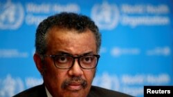 ARCHIVO - El Director General de la Organización Mundial de la Salud (OMS), Tedros Adhanom Ghebreyesus, asiste a una conferencia de prensa sobre la situación del coronavirus en Ginebra, Suiza, el 28 de febrero de 2020.