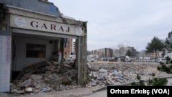 Depremde yıkılan Isias Otel binasında 72 kişi hayatını kaybetti.