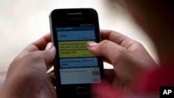 "Kuba tvitteri" deya atalgan ijtimoiy tarmoqda foydalanuvchilar telefon orqali xabar almashgan.