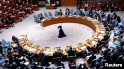 Para duta besar menghadiri pertemuan Dewan Keamanan PBB tentang Ancaman terhadap Perdamaian dan Keamanan Internasional, menyusul invasi Rusia ke Ukraina, di New York City, AS, 7 Maret 2022. (Foto: REUTERS/Carlo Allegri)