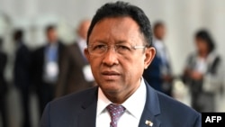 Le Président malgache Hery Rajaonarimampianina arrive à la session ordinaire de la Conférence des Chefs d'Etat et de gouvernement de l'Union africaine (UA) lors du 30ème sommet annuel de l'UA à Addis Abeba le 29 janvier 2018.