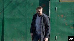Ruski opozicioni lider Aleksaj Navalni napušta zatvor u Moskvi