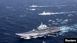 中國航母遼寧號及其護衛艦編隊最近在南中國海演訓（資料圖片）