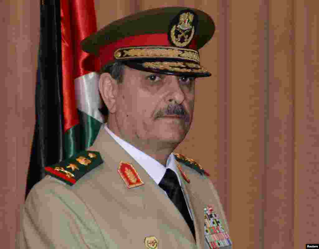 18-iyul kuni Damashqdagi xurujda halok bo'lgan Mudofaa vaziri Dovud Rahjaning o'rniga tayinlangan yangi vazir, general Fahad Yassim al-Frayj, 2012-yil.