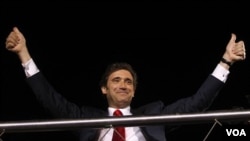 PM Portugal Pedro Passos Coelho yang memenangkan pemilu bulan Juni, harus menghadapi aksi mogok besar-besaran.