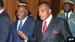 Président ya Gabon, Ali Bongo Ondimba na mokokani wa ye ya Congo, Denis Sassou Nguesso na N'Djamena, Tchad, 18 avril 2013.