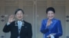 2月23日是日本德仁天皇的65歲生日，他與雅子皇后在東京的皇宮陽台上向祝福者致意。