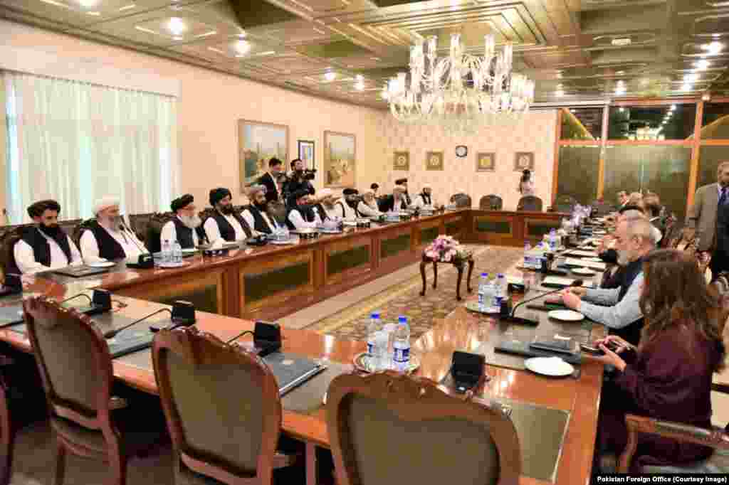افغان طالبان کے اعلیٰ سطح کے وفد نے افغان امن عمل میں پاکستان کے مصالحانہ کردار کی تعریف بھی کی۔