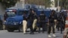 کراچی میں سیلاب زدہ لڑکی سے اجتماعی زیادتی: متاثرہ علاقوں میں بچے کتنے محفوظ ہیں؟