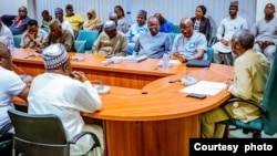 Shugabannin kungiyar ASUU tare da shugaban Majalisar wakilan Najeriya Femi Gbajabiamila yayin wani zaman sulhu da majalisar ta taba shirya wa don kawo karshen yajin aiki