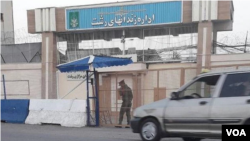 نمایی از ورودی زندان لاکان رشت - آرشیو