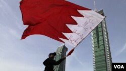 Los legisladores quieren que el Rey Hamad bin Issa al-Khalifa imponga un toque de queda durante tres meses para proteger la paz y la estabilidad.