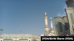 La mosquée Al Haram de la sainte ville de la Mecque, 9 août 2017. (VOA/Siriki Barro)