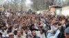کورمې کې لسګونه زره کسانو د لارو پرانیستلو لپاره لاریون کړی