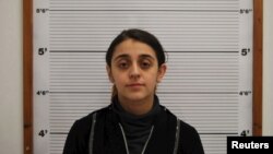 Foto Tareena Shakil, seorang Ibu yang akan membawa anaknya yang berusia 14 bulan untuk bergabung dengan ISIS. (foto: West Midlands Police)