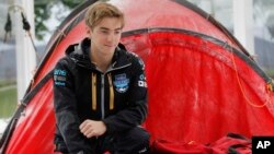 Parker Liautaud, 19, dari Amerika Serikat, saat peluncuran Ekspedisi Ketahanan Willis di London, September 2013. (AP/Sang Tan)