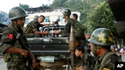 KIA တပ်ဖွဲ့ဝင်တချို့။ (နိုဝင်ဘာ ၀၂၊ ၂၀၁၃)