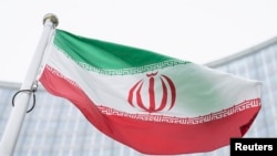 پرچم جمهوری اسلامی ایران در مقر آژانس بین المللی انرژی اتمی، وین - آرشیو