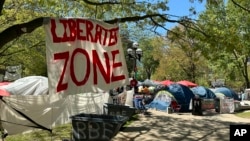 Decenas de tiendas de campaña se instalaron como parte de una protesta pro-Palestina en la Universidad de Michigan en Ann Arbor, Michigan, el jueves 2 de mayo de 2024.