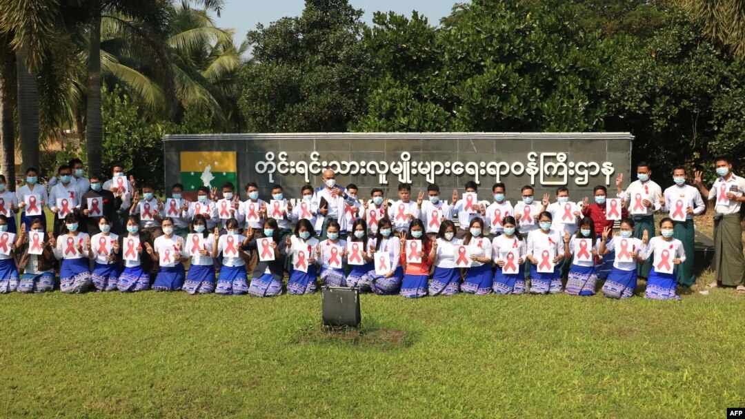 နေပြည်တော်ရှိ တိုင်းရင်းသားလူမျိုးများရေးရာဝန်ကြီးဌာနက ဝန်ထမ်းများရဲ့ စစ်တပ်အာဏာသိမ်းမှုဆန့်ကျင်တဲ့ ဆန္ဒပြလှုပ်ရှားမှု မြင်ကွင်း။ (ဖေဖော်ဝါရီ ၅၊ ၂၀၂၁)