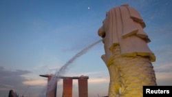 Patung Merlion di Marina Bay, Singapura (Foto: dok). 